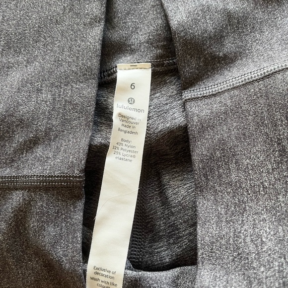 20% OFF 2+ BUNDLES! Lululemon Leggings. Charcoal. Size 6 - Picture 5 of 11